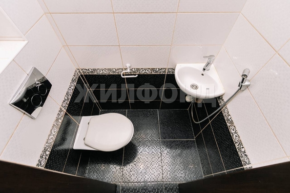 
   Продам 2-комнатную, 69.4 м², Сержанта Коротаева ул, 1

. Фото 17.