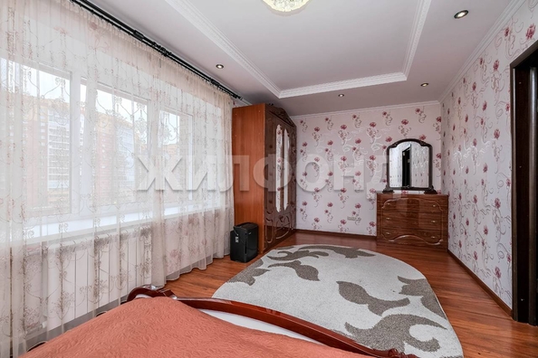 
   Продам 3-комнатную, 100.3 м², Стартовая ул, 4

. Фото 3.