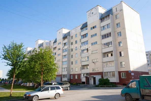 
   Продам 2-комнатную, 55 м², В. Высоцкого ул, 42/1

. Фото 10.