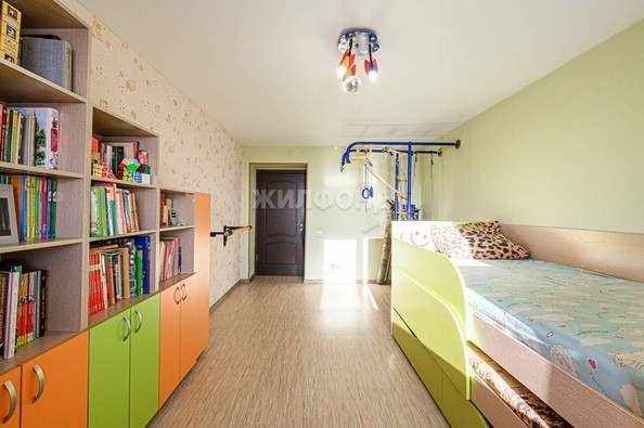 
   Продам 3-комнатную, 76.9 м², Ключ-Камышенское Плато ул, 12

. Фото 17.