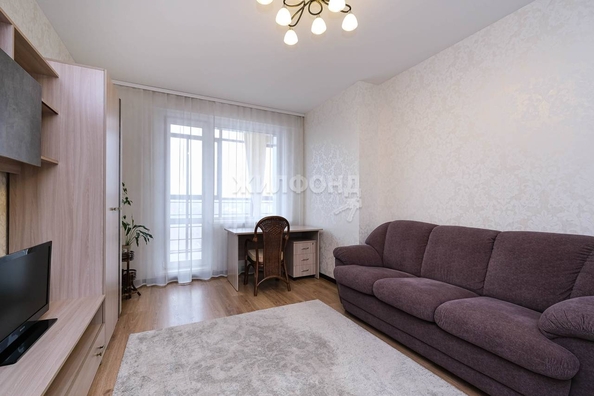 
   Продам 1-комнатную, 46.6 м², Демьяна Бедного ул, 57

. Фото 2.