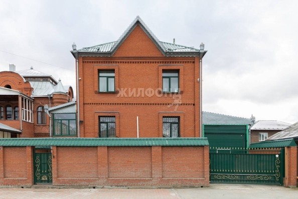 
   Продам дом, 226 м², Новосибирск

. Фото 2.