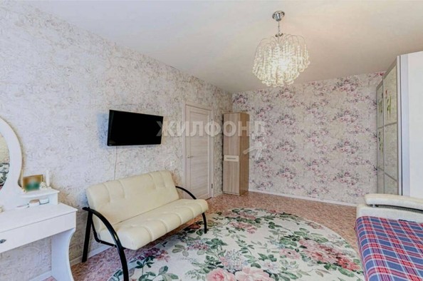 
   Продам 1-комнатную, 35 м², Сибиряков-Гвардейцев ул, 64/3

. Фото 2.