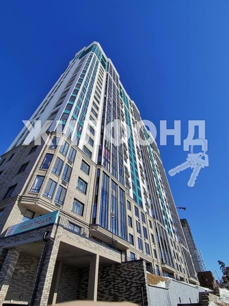 
   Продам 3-комнатную, 70.2 м², Сухарная ул, 109

. Фото 23.