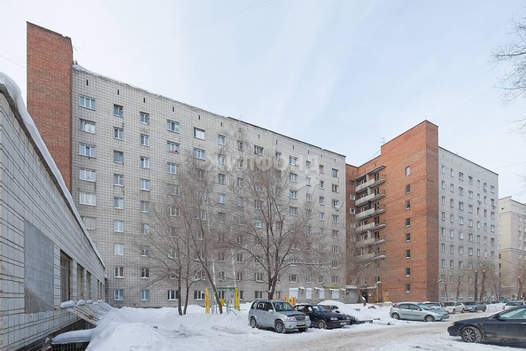 
   Продам секционку, 15.2 м², Каменская ул, 26

. Фото 2.