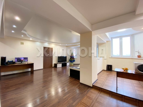 
   Продам 3-комнатную, 95.7 м², Ленинградская ул, 101/1

. Фото 2.