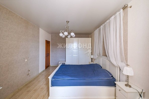 
   Продам 3-комнатную, 117 м², Красный пр-кт, 232/1

. Фото 6.