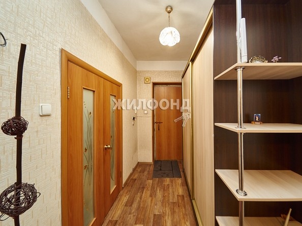 
   Продам 3-комнатную, 79.9 м², Красный пр-кт, 179

. Фото 9.