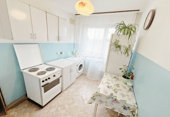 
   Продам 3-комнатную, 61 м², Кропоткина ул, 138

. Фото 4.