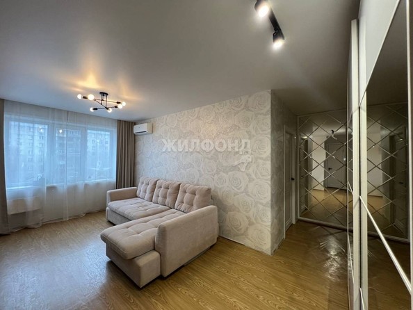 
   Продам 3-комнатную, 60.1 м², Бориса Богаткова ул, 206

. Фото 2.