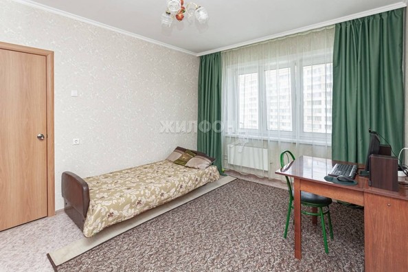 
   Продам 1-комнатную, 36.3 м², Петухова ул, 103/2

. Фото 2.