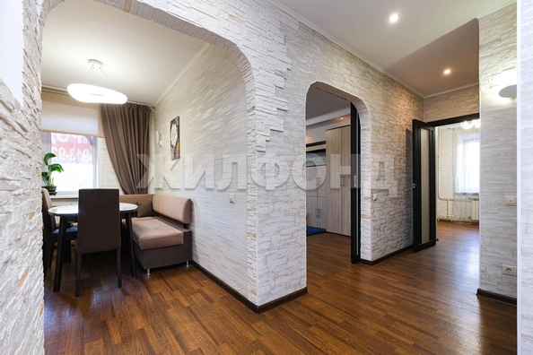 
   Продам 3-комнатную, 107.6 м², Ельцовская ул, 2/3

. Фото 8.