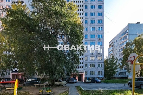 
   Продам 3-комнатную, 61.5 м², Новосибирская ул, 24

. Фото 2.