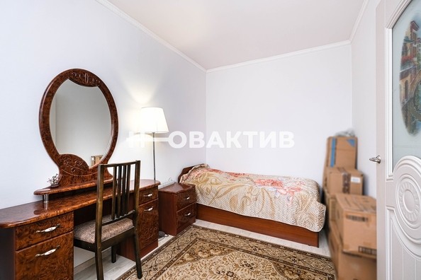 
   Продам 2-комнатную, 45 м², Сибиряков-Гвардейцев ул, 14

. Фото 3.