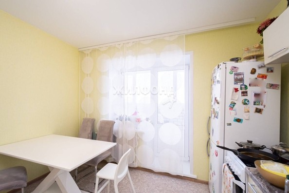 
   Продам 2-комнатную, 54.5 м², Краснообск, 230

. Фото 4.