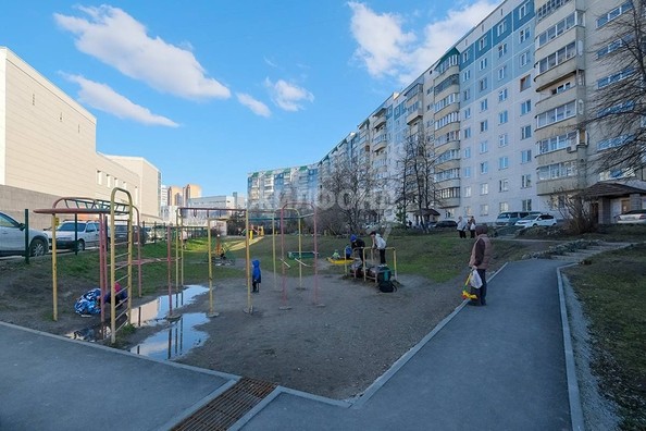 
   Продам 3-комнатную, 65.7 м², Лазурная ул, 10

. Фото 32.