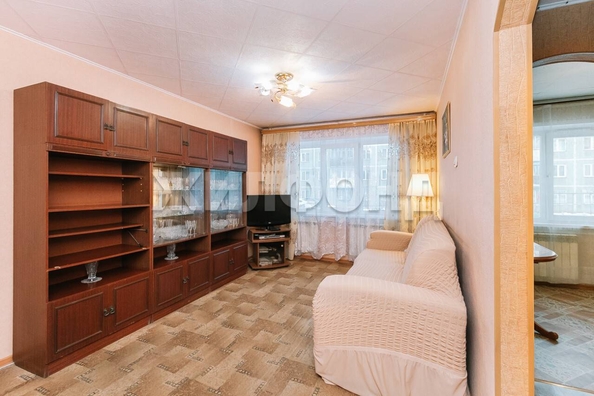 
   Продам 3-комнатную, 58.4 м², Есенина ул, 47

. Фото 2.