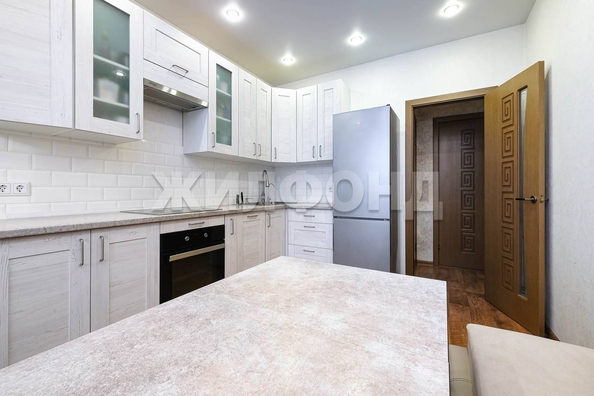
   Продам 2-комнатную, 72.5 м², Фрунзе ул, 71/1

. Фото 1.
