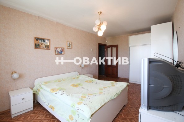 
   Продам 3-комнатную, 76.7 м², Громова ул, 7

. Фото 2.