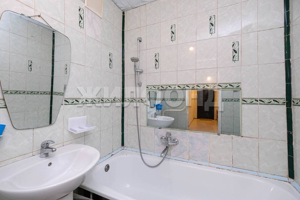 
   Продам 4-комнатную, 80.2 м², В. Высоцкого ул, 5

. Фото 11.