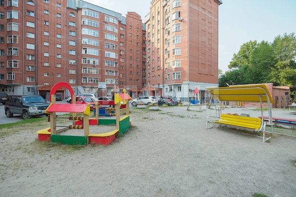 
   Продам 6-комнатную, 221 м², 1-й Римского-Корсакова пер, 5

. Фото 23.