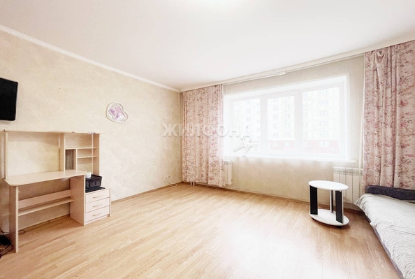 
   Продам студию, 32.5 м², В. Высоцкого ул, 64

. Фото 3.