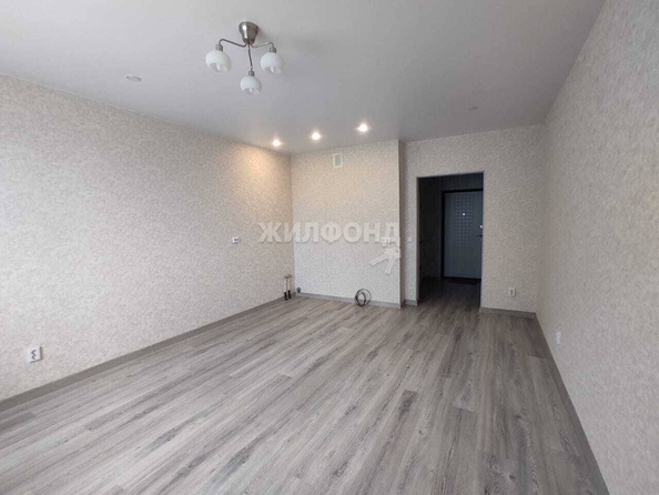 
   Продам студию, 28.2 м², Зорге ул, 279

. Фото 5.