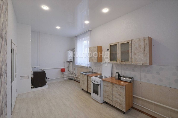 
   Продам дом, 252.8 м², Новосибирск

. Фото 2.