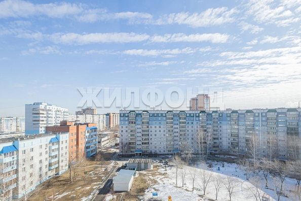 
   Продам 4-комнатную, 77.3 м², В. Высоцкого ул, 13

. Фото 3.