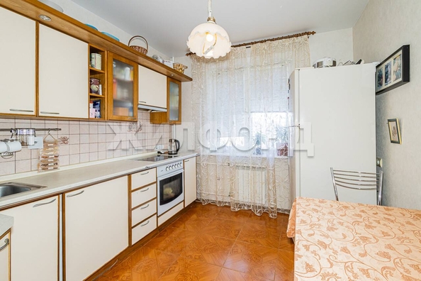
   Продам 4-комнатную, 77.3 м², В. Высоцкого ул, 13

. Фото 14.