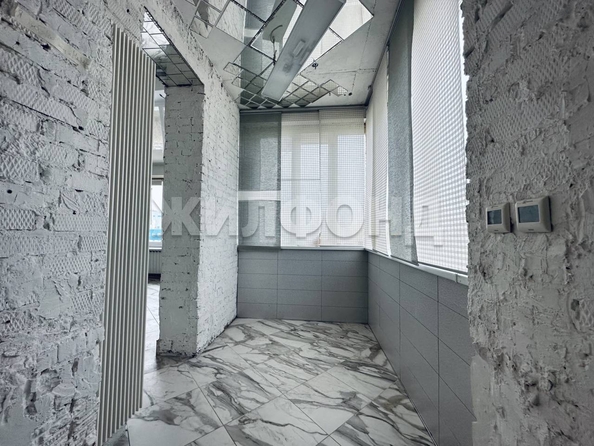 
   Продам 4-комнатную, 121.7 м², 5-й микрорайон, 3/2

. Фото 2.