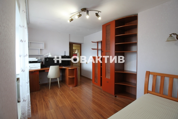 
   Продам 3-комнатную, 85.1 м², Семьи Шамшиных ул, 4

. Фото 14.