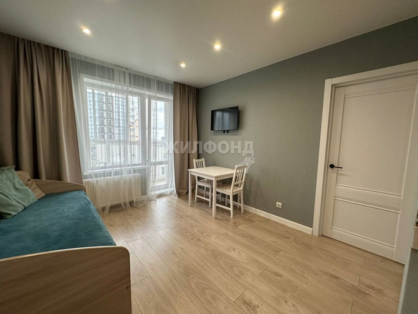 
   Продам 2-комнатную, 39.3 м², Коминтерна ул, 124

. Фото 7.