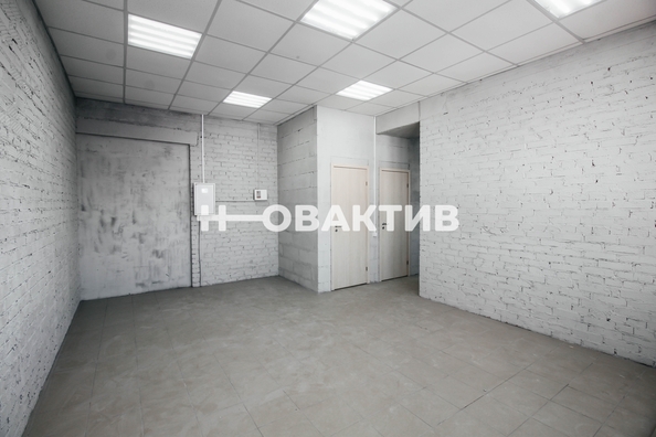 
   Продам помещение свободного назначения, 76 м², Молодежи б-р, 15

. Фото 9.