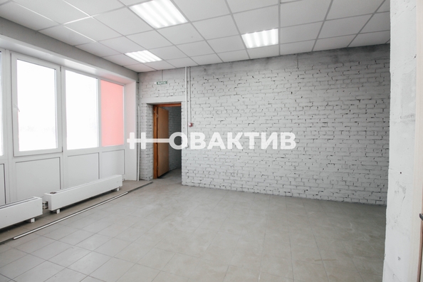 
   Продам помещение свободного назначения, 76 м², Молодежи б-р, 15

. Фото 12.