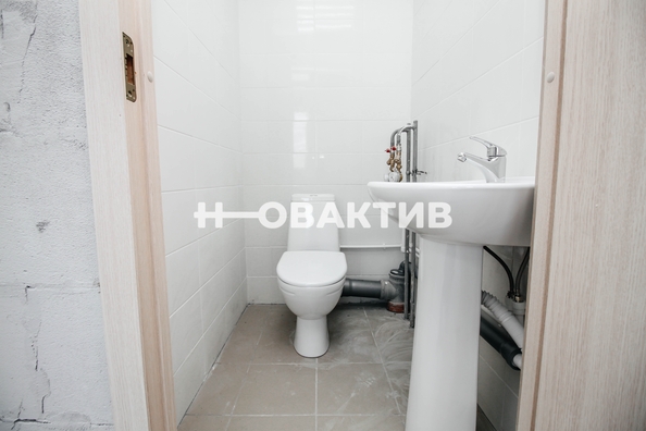 
   Продам помещение свободного назначения, 76 м², Молодежи б-р, 15

. Фото 16.