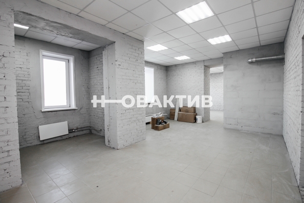 
   Сдам помещение свободного назначения, 76 м², Молодежи б-р, 15

. Фото 9.