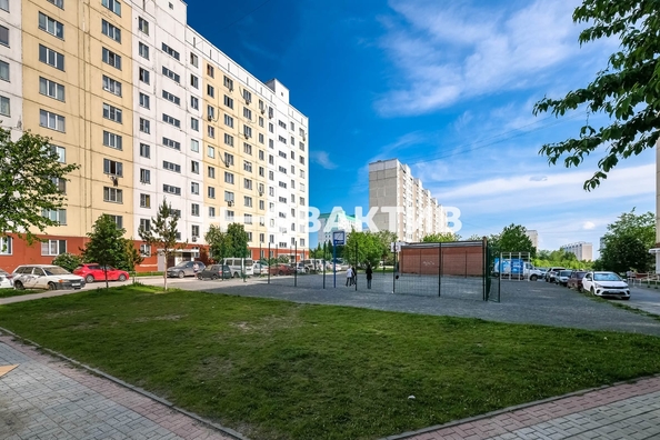 
   Продам 2-комнатную, 75.9 м², В. Высоцкого ул, 54

. Фото 19.