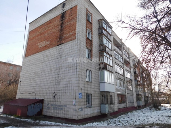 
   Продам 2-комнатную, 49.4 м², Героев Труда ул, 20

. Фото 3.