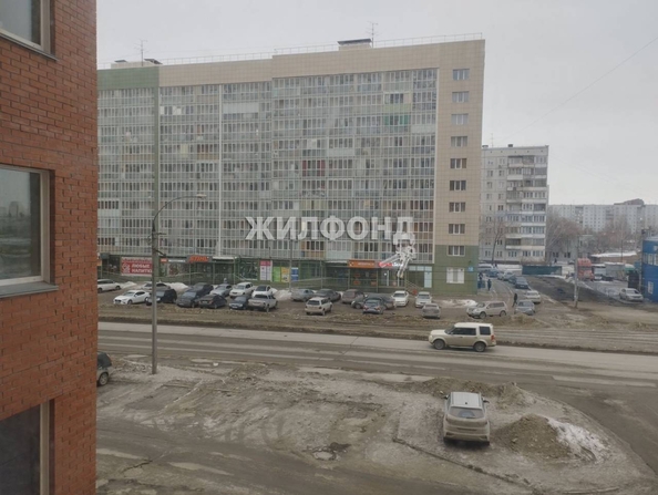 
   Продам 3-комнатную, 66.1 м², Троллейная ул, 3

. Фото 6.