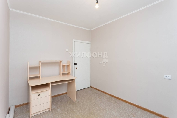 
   Продам 3-комнатную, 64.6 м², Лазурная ул, 22

. Фото 4.