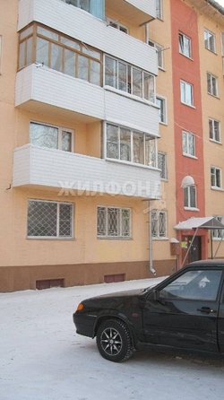 
   Продам 3-комнатную, 48 м², Петухова ул, 108

. Фото 6.