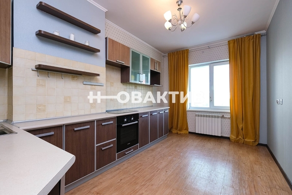 
   Продам 2-комнатную, 65.8 м², Овражная ул, 16

. Фото 1.