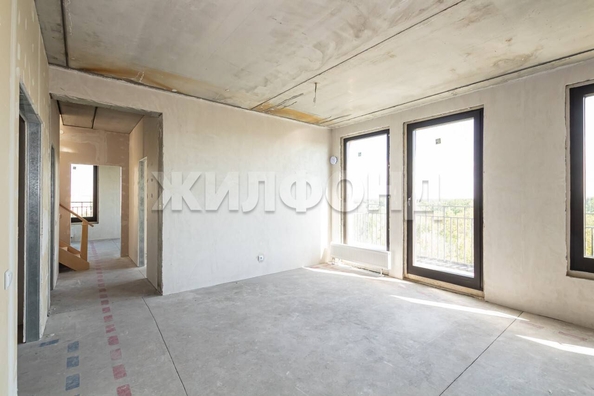 
   Продам 3-комнатную, 166 м², 3-й микрорайон, 1

. Фото 14.