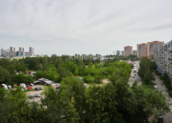 
   Продам 3-комнатную, 61.3 м², Лазурная ул, 14

. Фото 20.