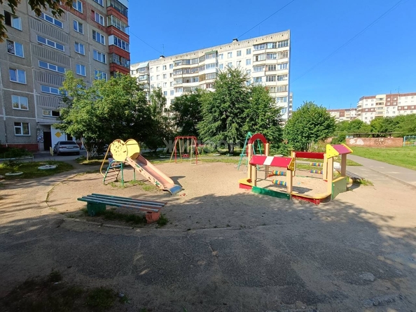 
   Продам 3-комнатную, 56 м², Связистов ул, 125

. Фото 31.