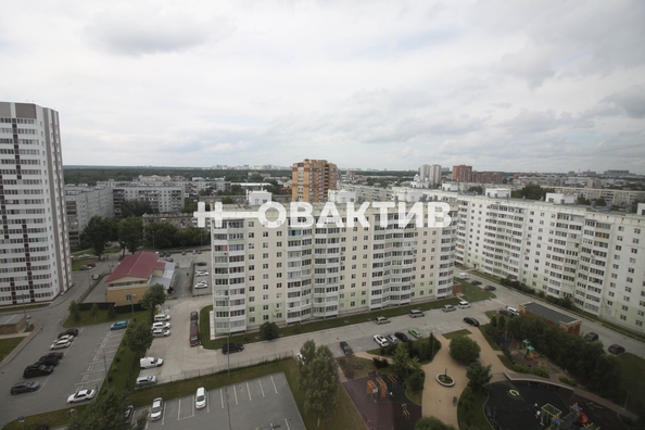 
   Продам 3-комнатную, 76.3 м², Олеко Дундича ул, 15

. Фото 23.