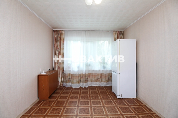 
   Продам 3-комнатную, 59.9 м², Петухова ул, 146

. Фото 7.