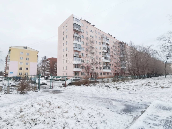 
   Продам 2-комнатную, 43 м², Петухова ул, 132

. Фото 2.