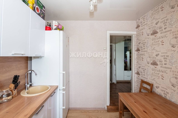 
   Продам 2-комнатную, 37.4 м², Ватутина ул, 33

. Фото 9.